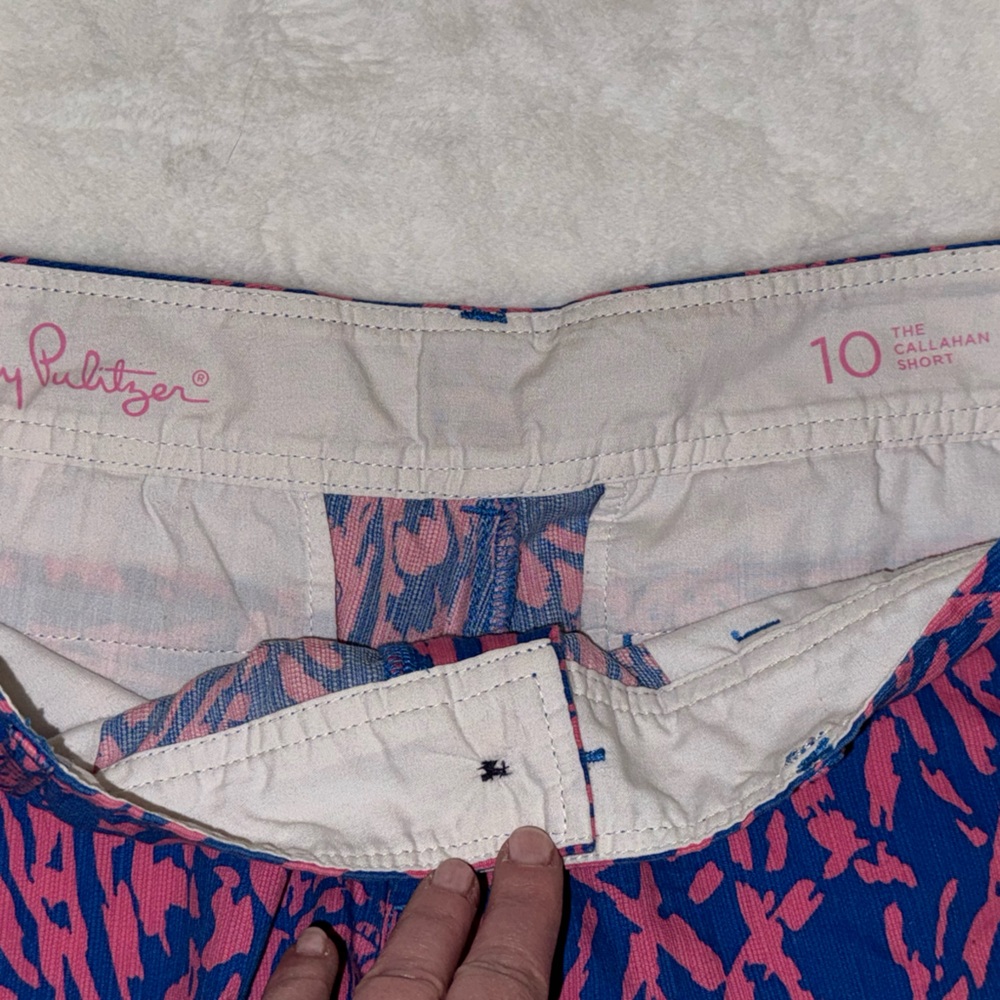 Lilly Pulitzer Callahan Shorts Rollin In The Grass-Size 10-EUC - Picture 4 of 4